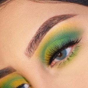 Meet your Posher, Aya